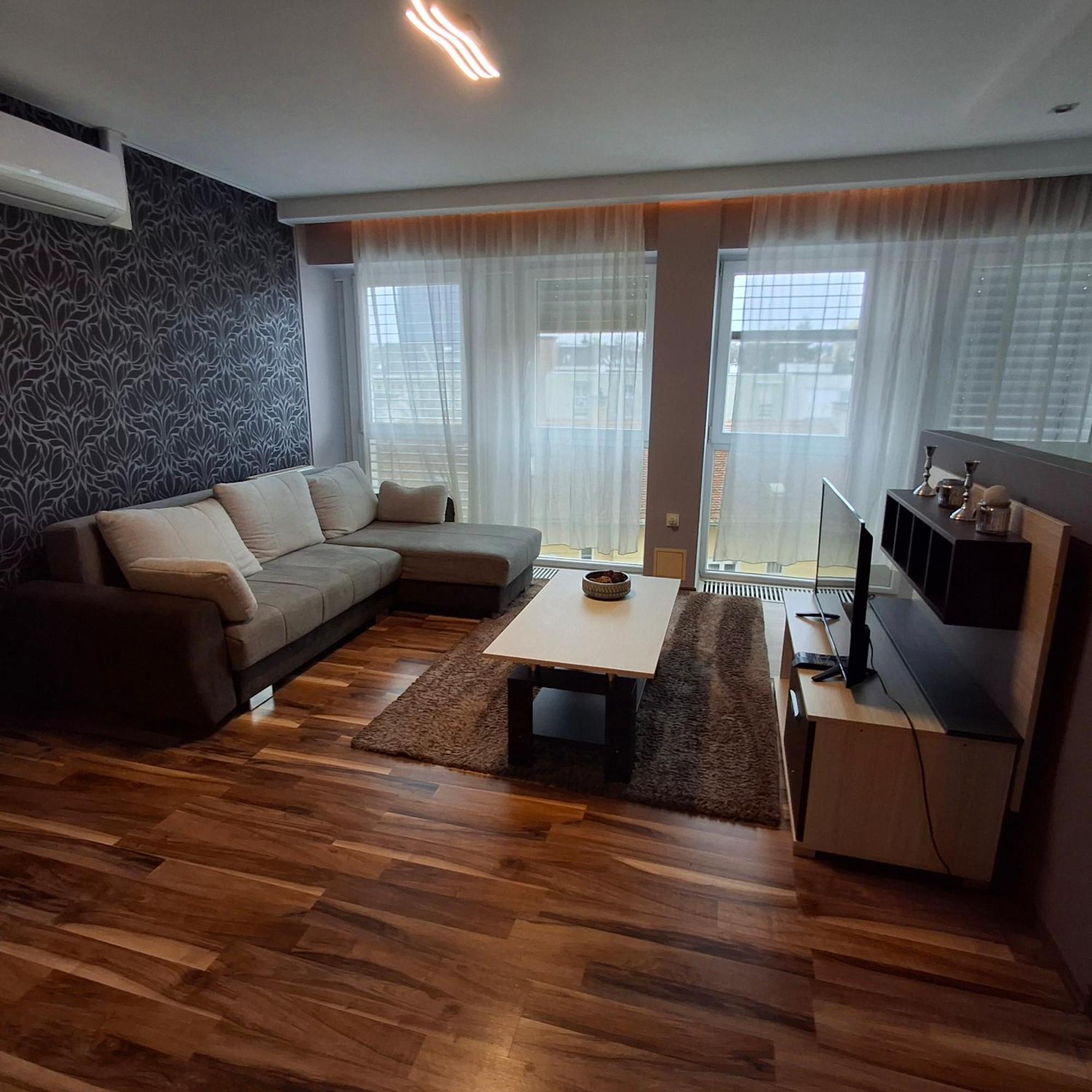 Unicorniselit Apartmanok Eger Bagian luar foto
